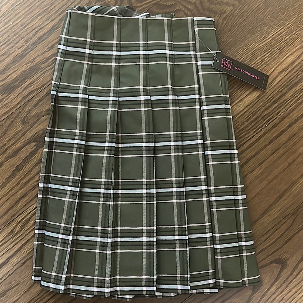 Green school girl aesthetic skirt with pink and white accent